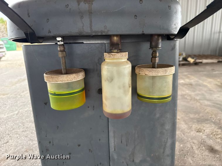 image for item EU5029 Robinair 34988 AC service machine