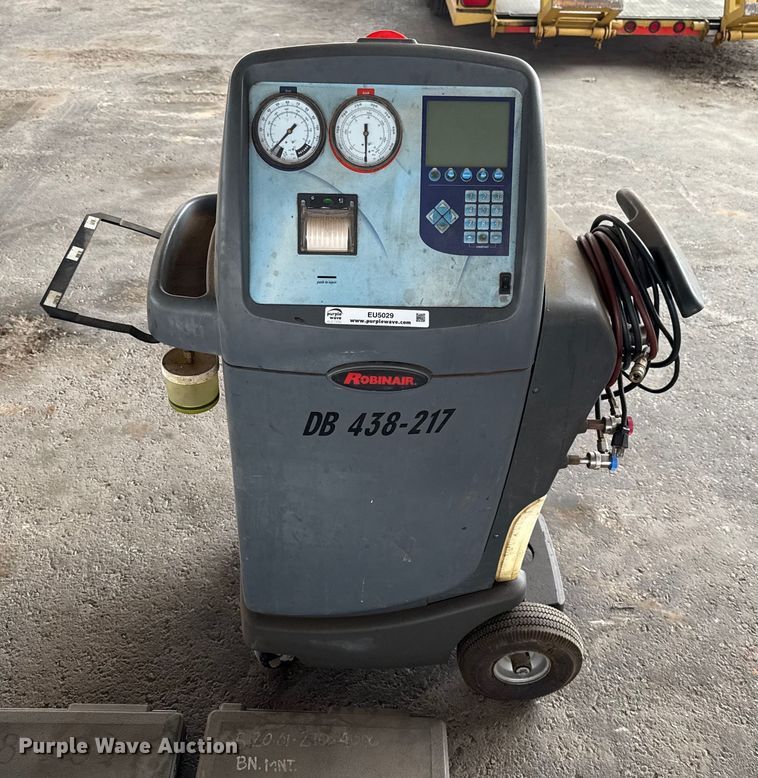 image for item EU5029 Robinair 34988 AC service machine