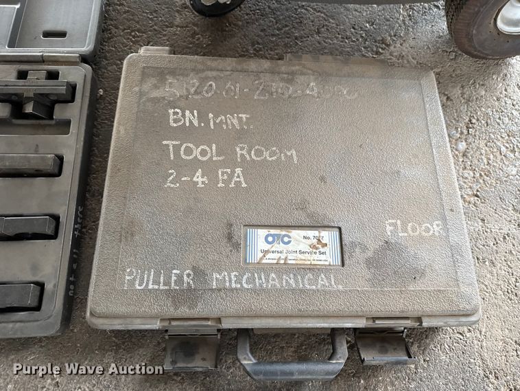 image for item EU5029 Robinair 34988 AC service machine