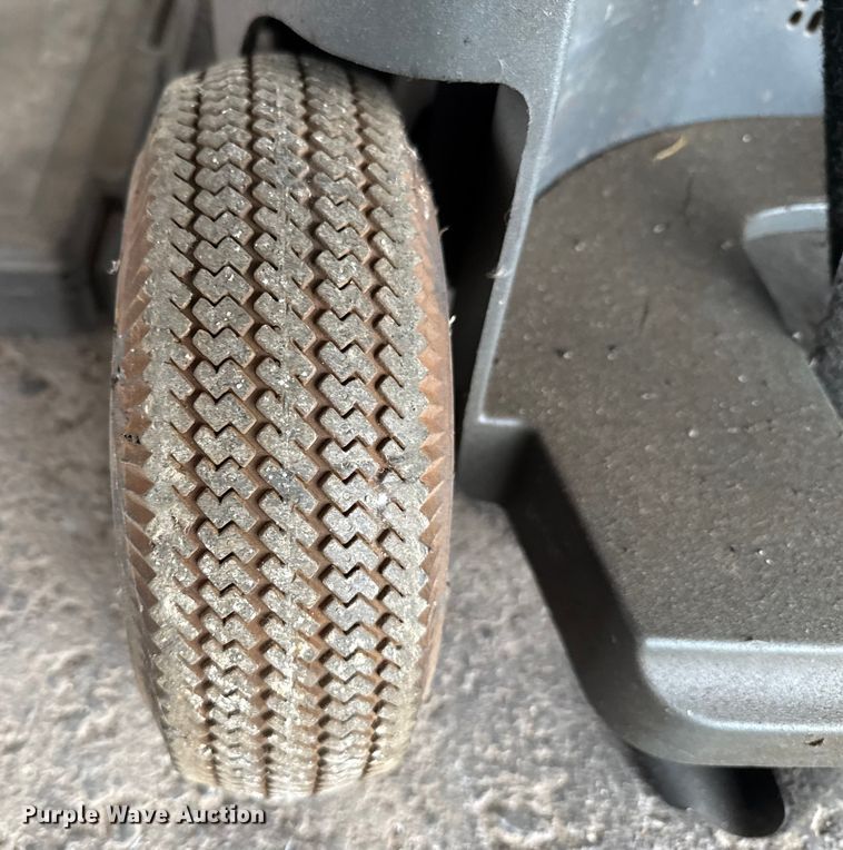 image for item EU5029 Robinair 34988 AC service machine