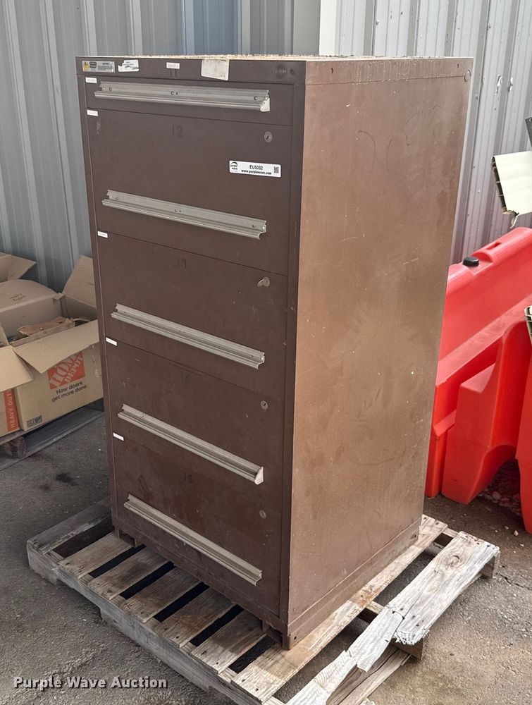 image for item EU5032 Stanley storage cabinet