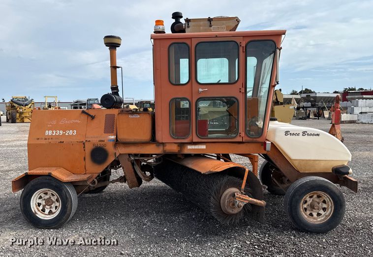 image for item EU5043 1998 Broce RJ350 broom