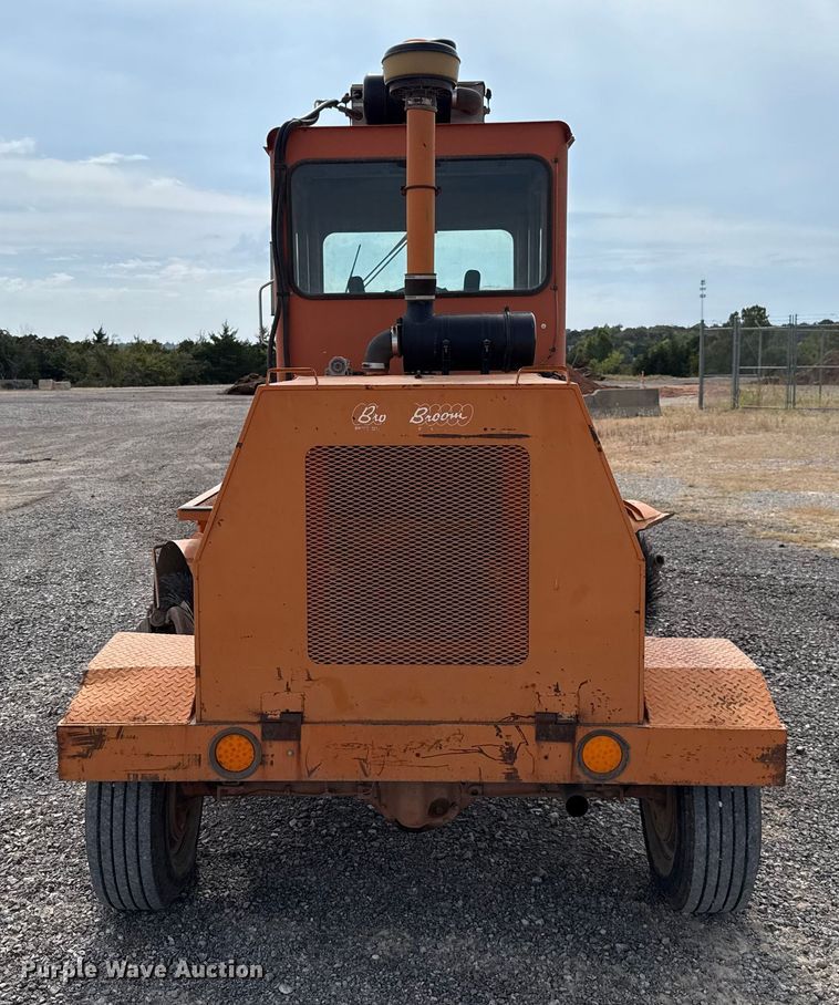 image for item EU5043 1998 Broce RJ350 broom