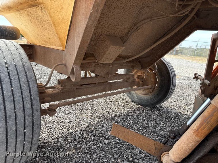 image for item EU5043 1998 Broce RJ350 broom