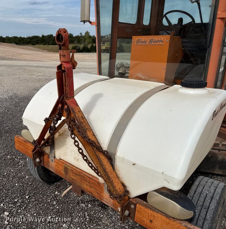 image for item EU5043 1998 Broce RJ350 broom