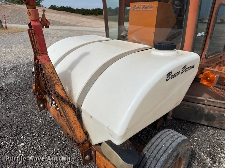 image for item EU5043 1998 Broce RJ350 broom