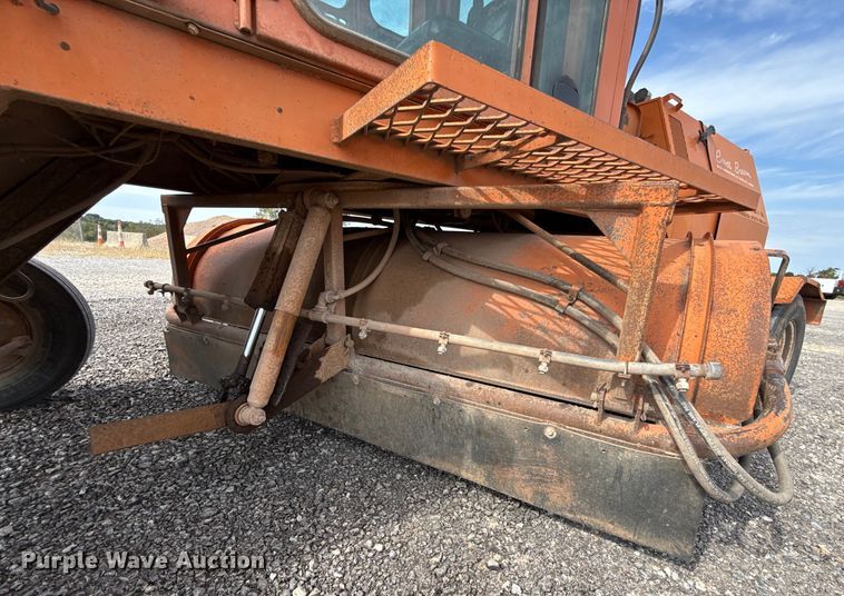 image for item EU5043 1998 Broce RJ350 broom