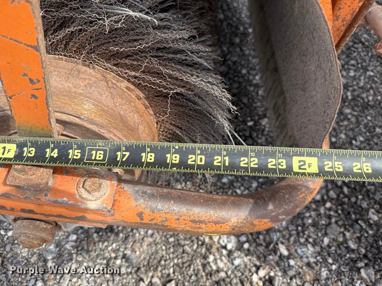 image for item EU5043 1998 Broce RJ350 broom