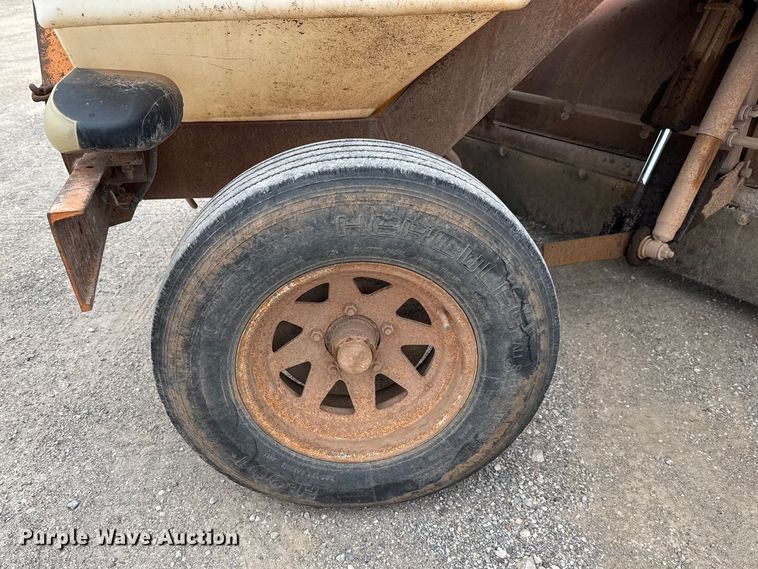 image for item EU5043 1998 Broce RJ350 broom