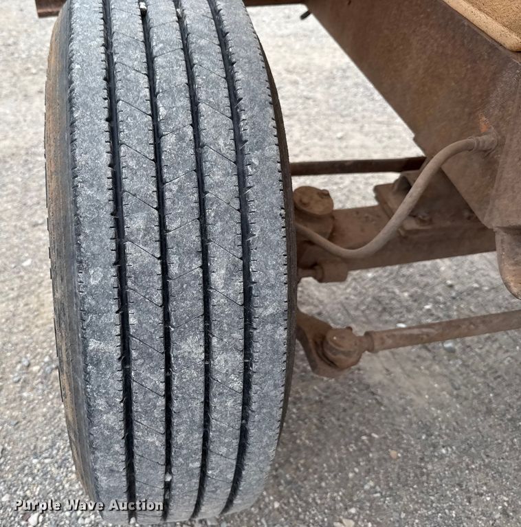 image for item EU5043 1998 Broce RJ350 broom