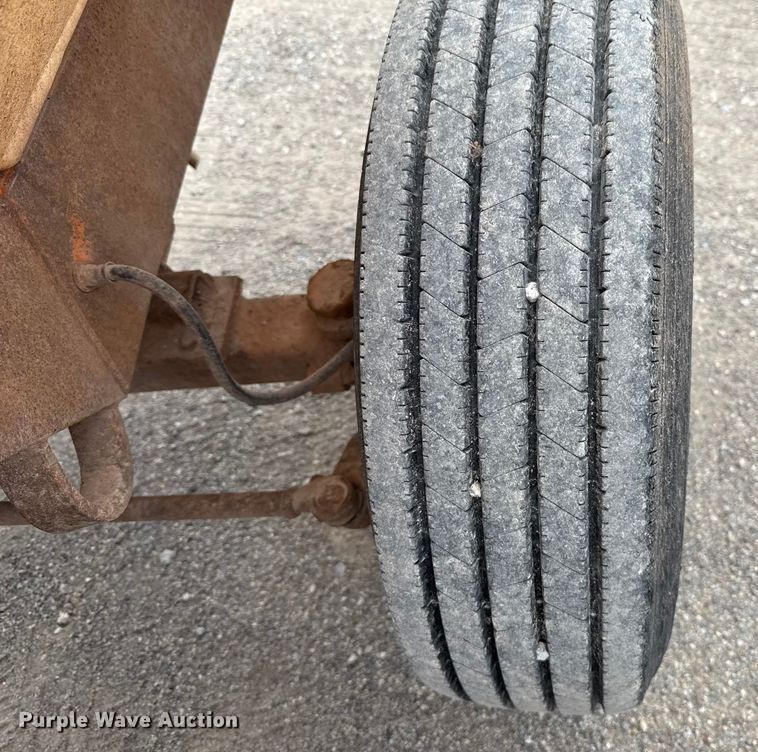 image for item EU5043 1998 Broce RJ350 broom