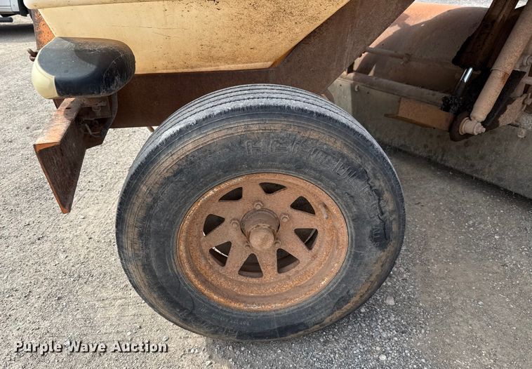 image for item EU5043 1998 Broce RJ350 broom