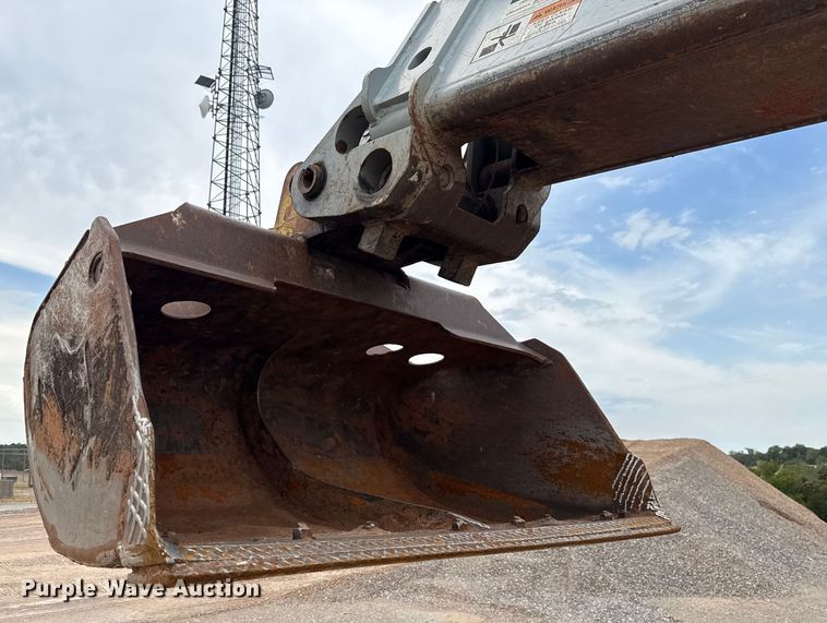 image for item EU5046 Gradall XL 4100 wheeled excavator