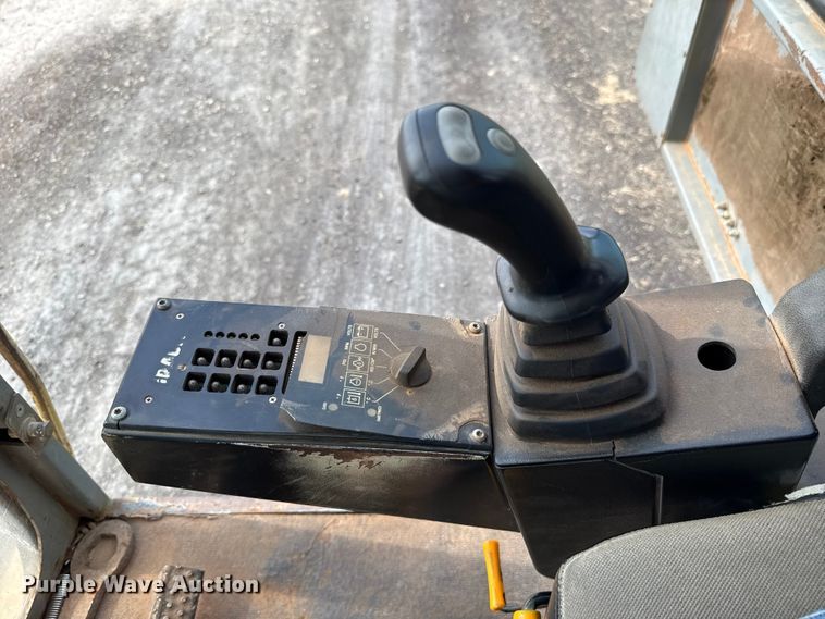 image for item EU5046 Gradall XL 4100 wheeled excavator