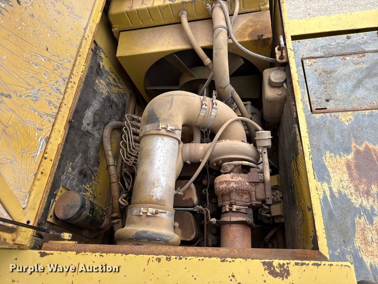 image for item EU5046 Gradall XL 4100 wheeled excavator