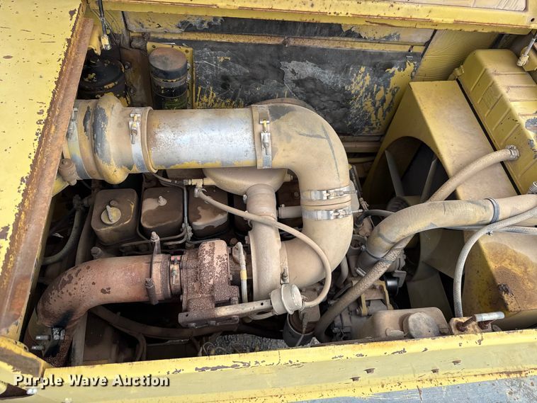 image for item EU5046 Gradall XL 4100 wheeled excavator