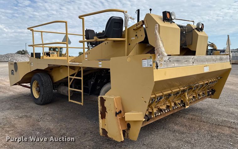 image for item EU5047 2008 Etnyre 2WD chip spreader