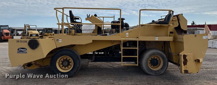 image for item EU5047 2008 Etnyre 2WD chip spreader