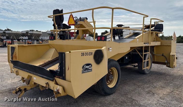 image for item EU5047 2008 Etnyre 2WD chip spreader