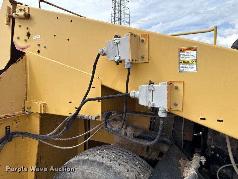 image for item EU5047 2008 Etnyre 2WD chip spreader