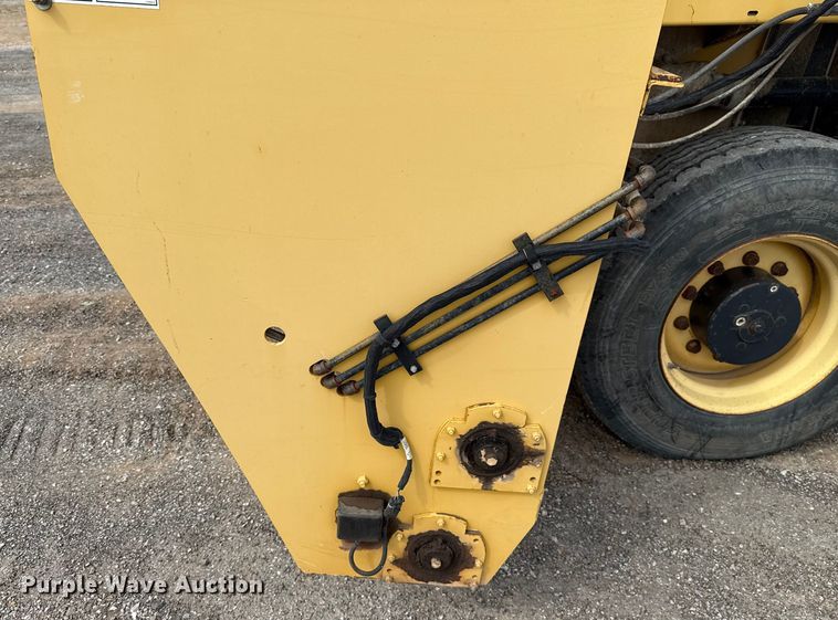 image for item EU5047 2008 Etnyre 2WD chip spreader