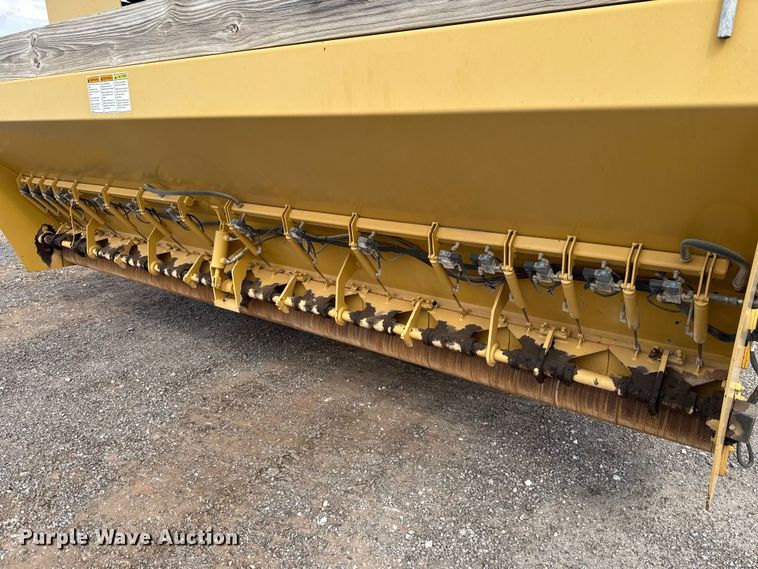 image for item EU5047 2008 Etnyre 2WD chip spreader