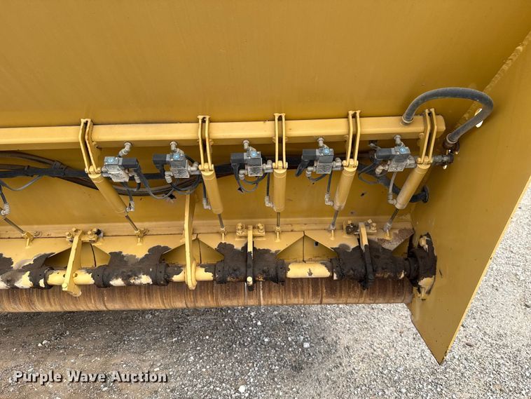 image for item EU5047 2008 Etnyre 2WD chip spreader