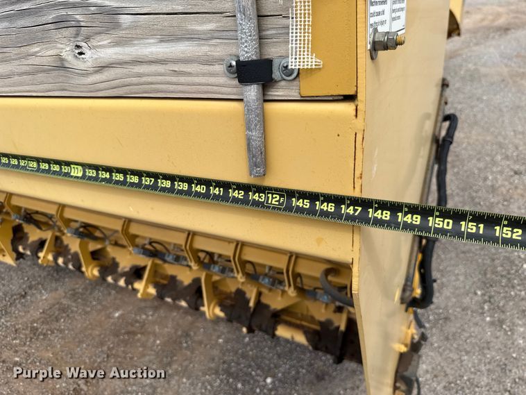 image for item EU5047 2008 Etnyre 2WD chip spreader