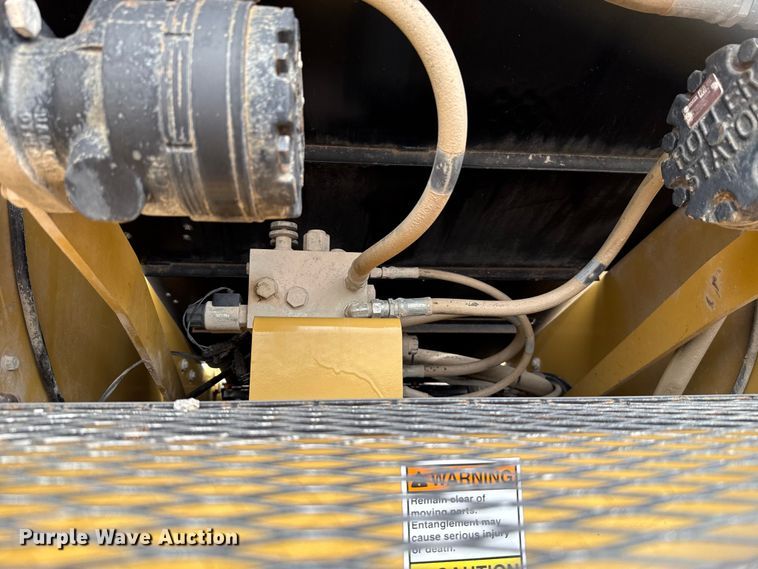 image for item EU5047 2008 Etnyre 2WD chip spreader