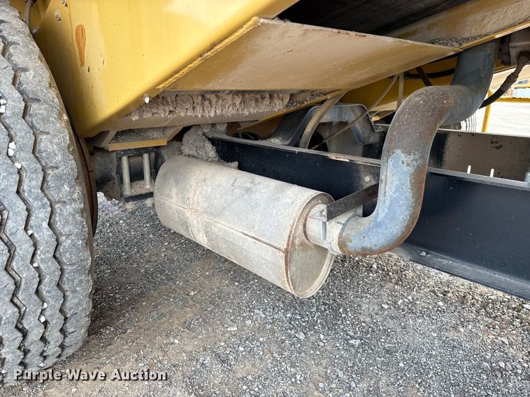 image for item EU5047 2008 Etnyre 2WD chip spreader