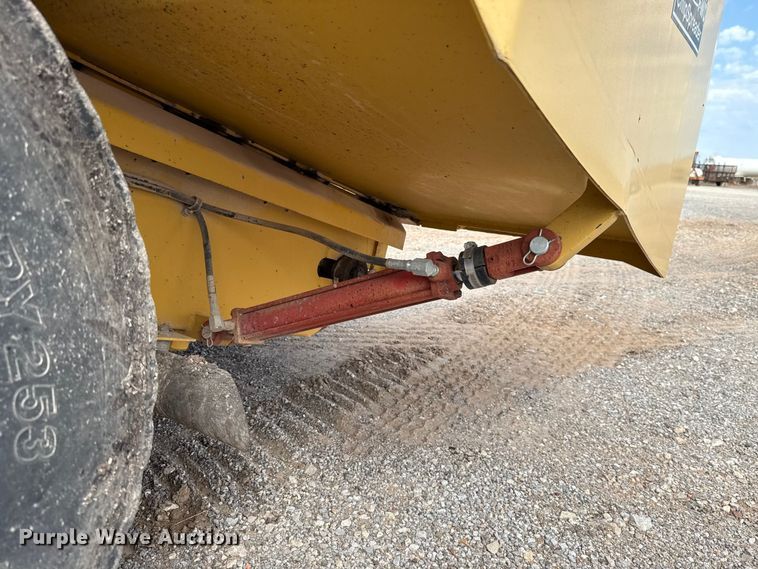 image for item EU5047 2008 Etnyre 2WD chip spreader