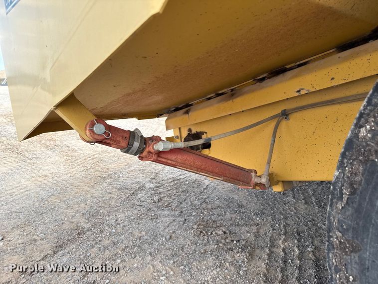 image for item EU5047 2008 Etnyre 2WD chip spreader