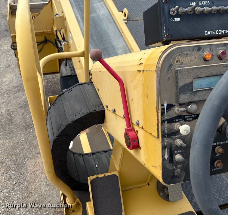 image for item EU5047 2008 Etnyre 2WD chip spreader