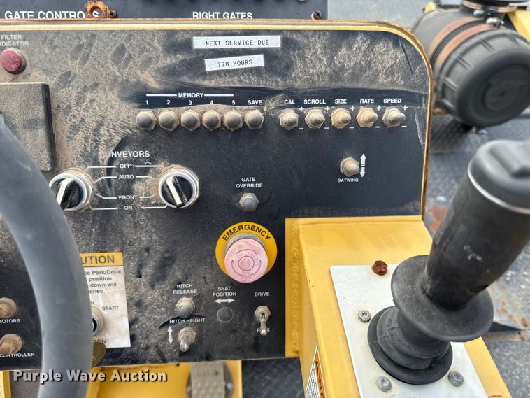 image for item EU5047 2008 Etnyre 2WD chip spreader