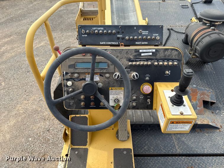 image for item EU5047 2008 Etnyre 2WD chip spreader