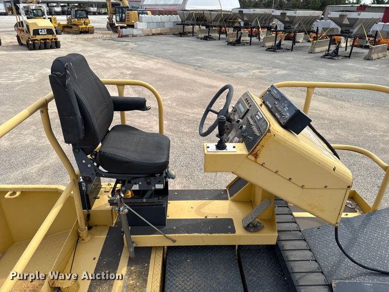 image for item EU5047 2008 Etnyre 2WD chip spreader