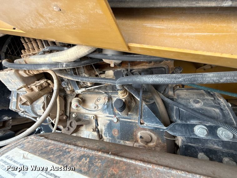 image for item EU5047 2008 Etnyre 2WD chip spreader