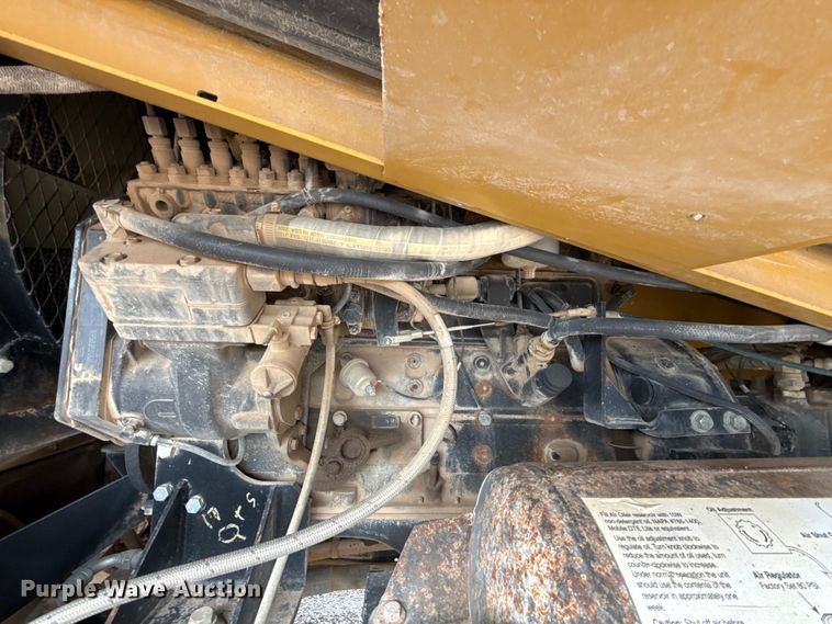 image for item EU5047 2008 Etnyre 2WD chip spreader