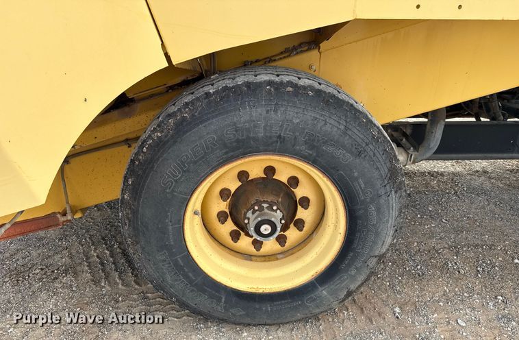 image for item EU5047 2008 Etnyre 2WD chip spreader