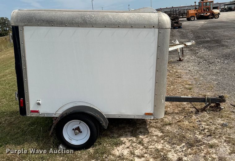 image for item EU5048 2003 Forest River Sierra Towables enclosed cargo trailer