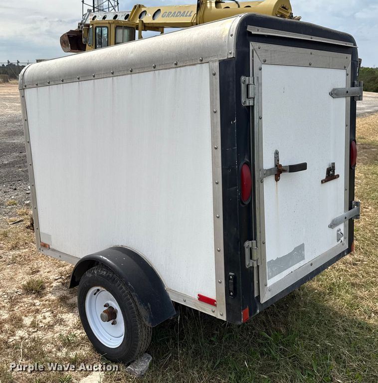 image for item EU5048 2003 Forest River Sierra Towables enclosed cargo trailer