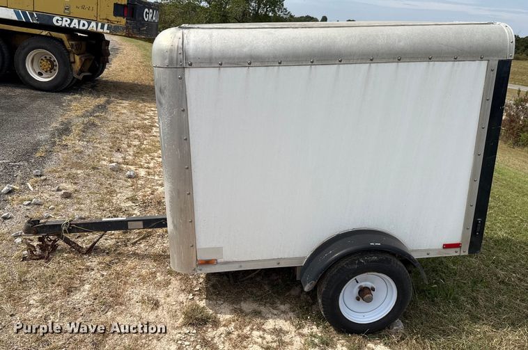 image for item EU5048 2003 Forest River Sierra Towables enclosed cargo trailer