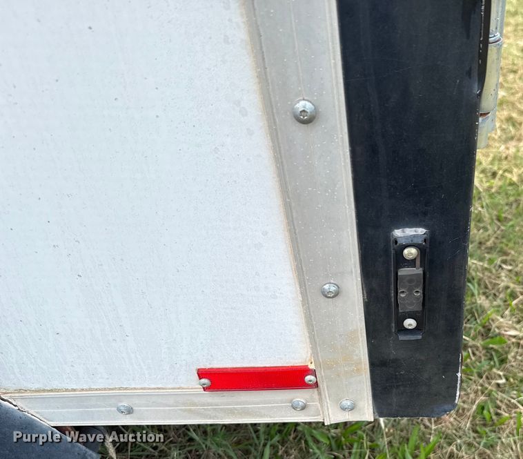 image for item EU5048 2003 Forest River Sierra Towables enclosed cargo trailer