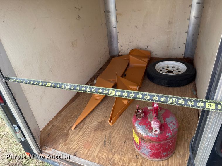 image for item EU5048 2003 Forest River Sierra Towables enclosed cargo trailer