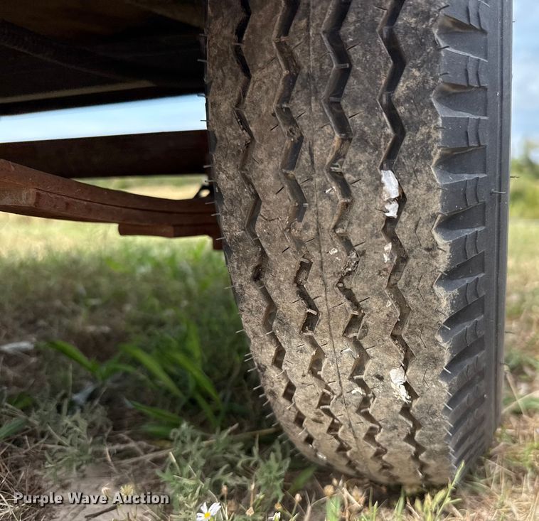 image for item EU5048 2003 Forest River Sierra Towables enclosed cargo trailer