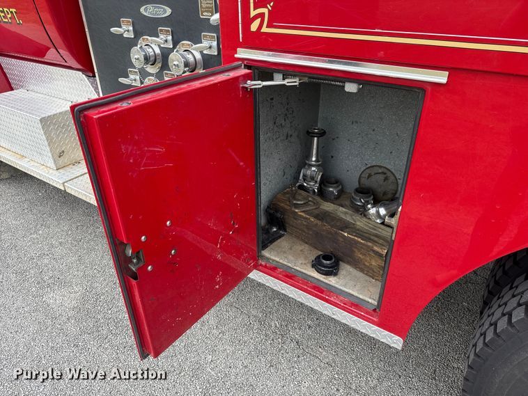 image for item EU5081 1990 GMC C7D  pumper fire truck