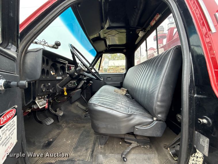 image for item EU5081 1990 GMC C7D  pumper fire truck