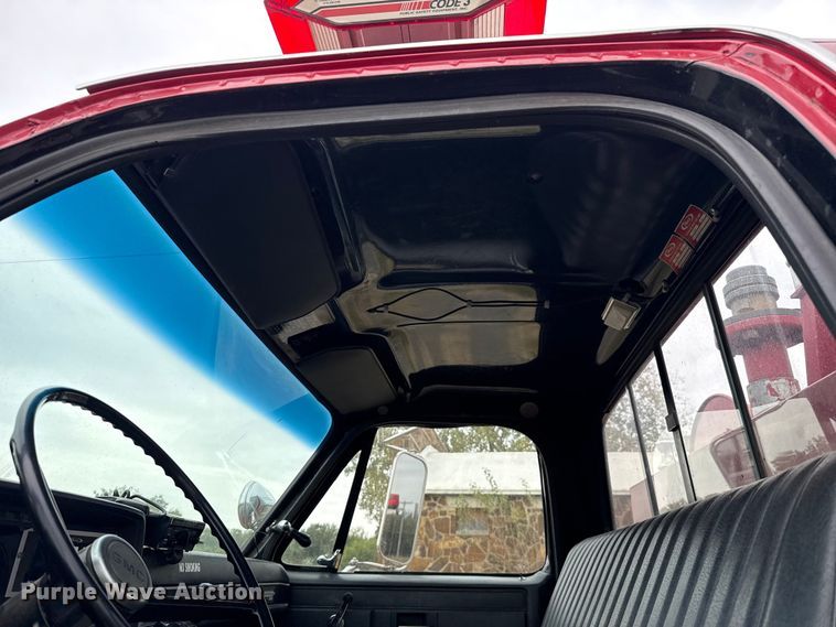 image for item EU5081 1990 GMC C7D  pumper fire truck