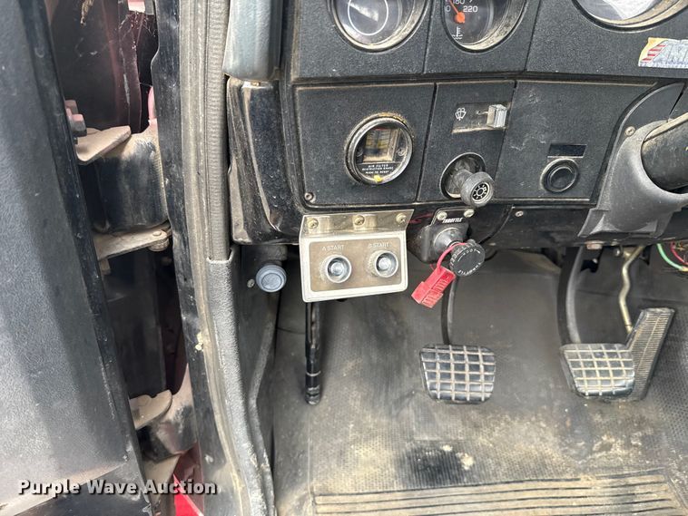 image for item EU5081 1990 GMC C7D  pumper fire truck