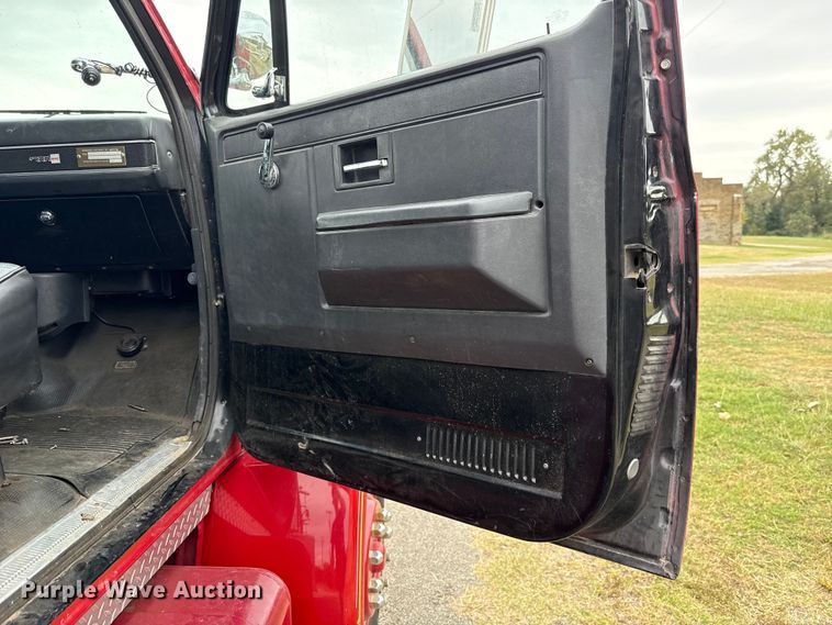 image for item EU5081 1990 GMC C7D  pumper fire truck